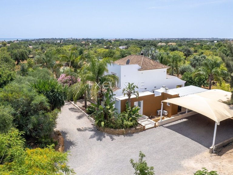 Villa for Sale in Tavira, Algarve 32