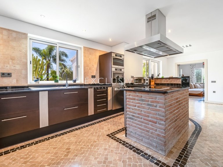 Villa for Sale in Tavira, Algarve 7