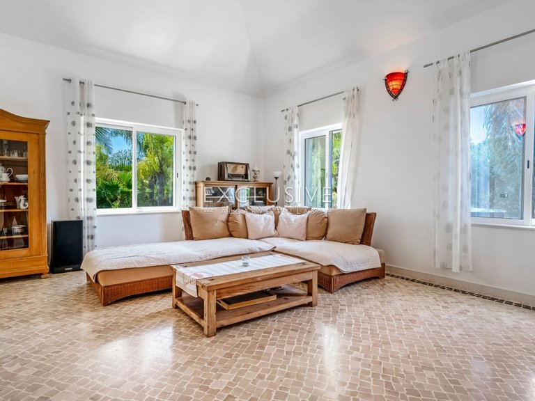 Villa for Sale in Tavira, Algarve 8