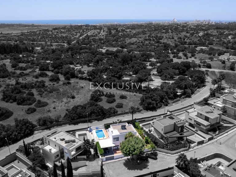 Villa for Sale in ArmaÇÃo De Pera, Algarve 50
