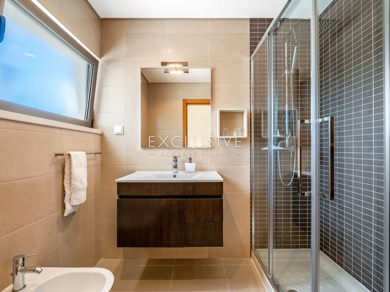Villa for Sale in ArmaÇÃo De Pera, Algarve 46