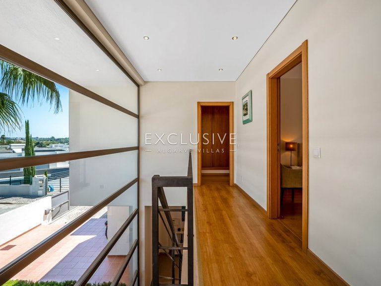 Villa for Sale in ArmaÇÃo De Pera, Algarve 45