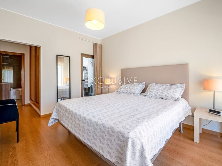 Villa for Sale in ArmaÇÃo De Pera, Algarve 43