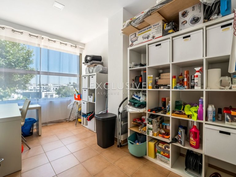 Villa for Sale in ArmaÇÃo De Pera, Algarve 41