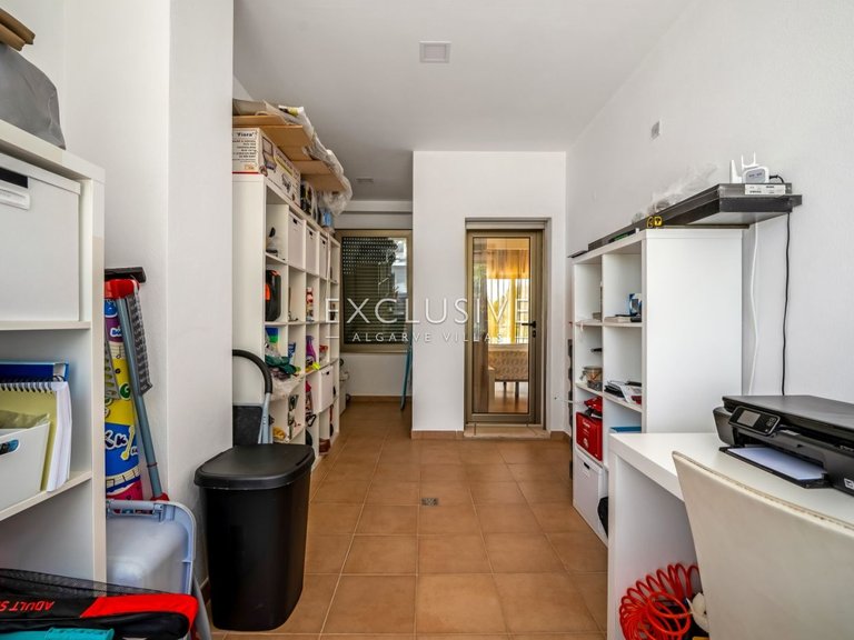 Villa for Sale in ArmaÇÃo De Pera, Algarve 40