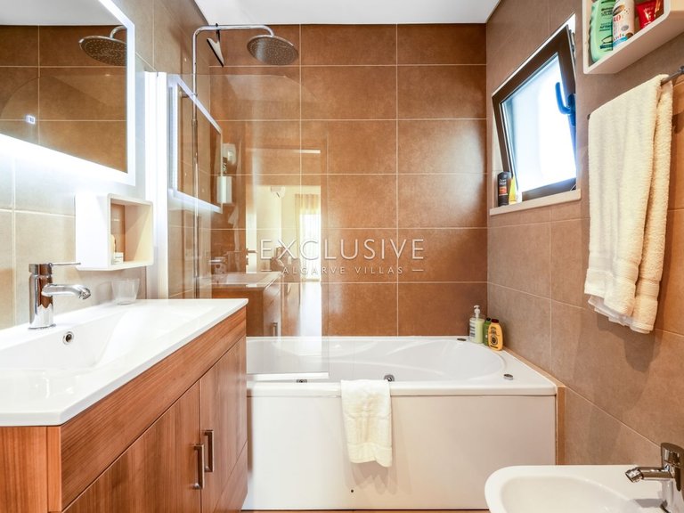 Villa for Sale in ArmaÇÃo De Pera, Algarve 38