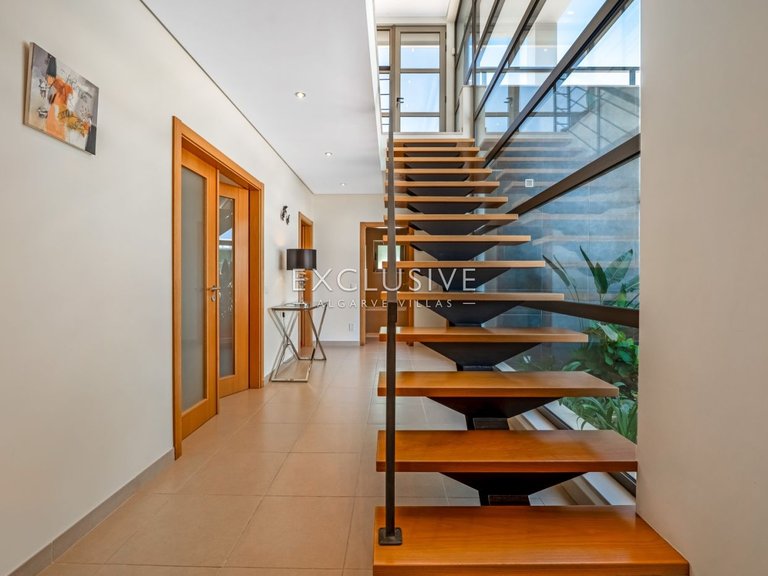 Villa for Sale in ArmaÇÃo De Pera, Algarve 35