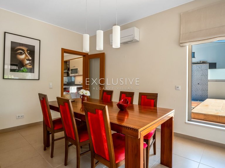 Villa for Sale in ArmaÇÃo De Pera, Algarve 23