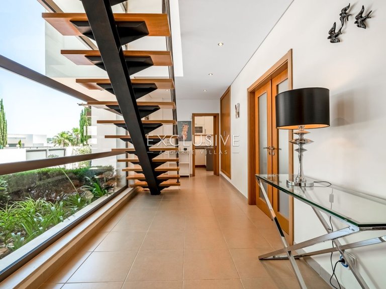 Villa for Sale in ArmaÇÃo De Pera, Algarve 15