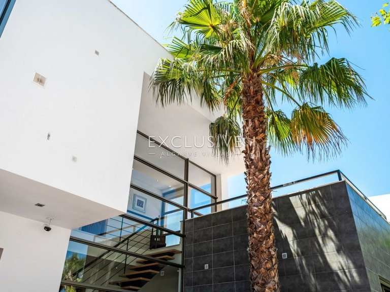 Villa for Sale in ArmaÇÃo De Pera, Algarve 14