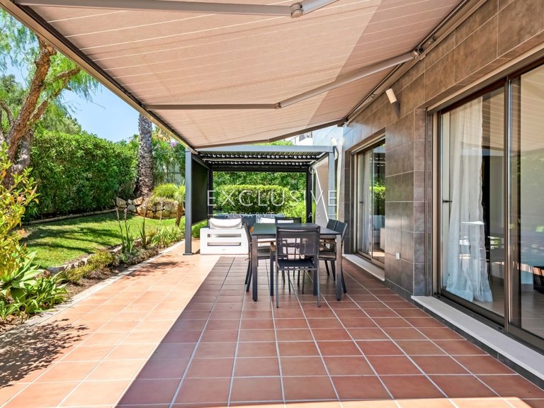 Villa for Sale in ArmaÇÃo De Pera, Algarve 13
