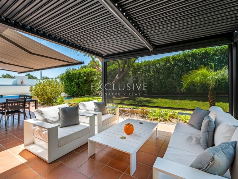 Villa for Sale in ArmaÇÃo De Pera, Algarve 12