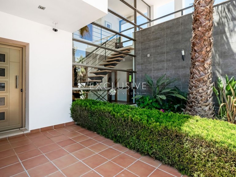 Villa for Sale in ArmaÇÃo De Pera, Algarve 11