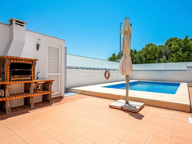 Villa for Sale in ArmaÇÃo De Pera, Algarve 5