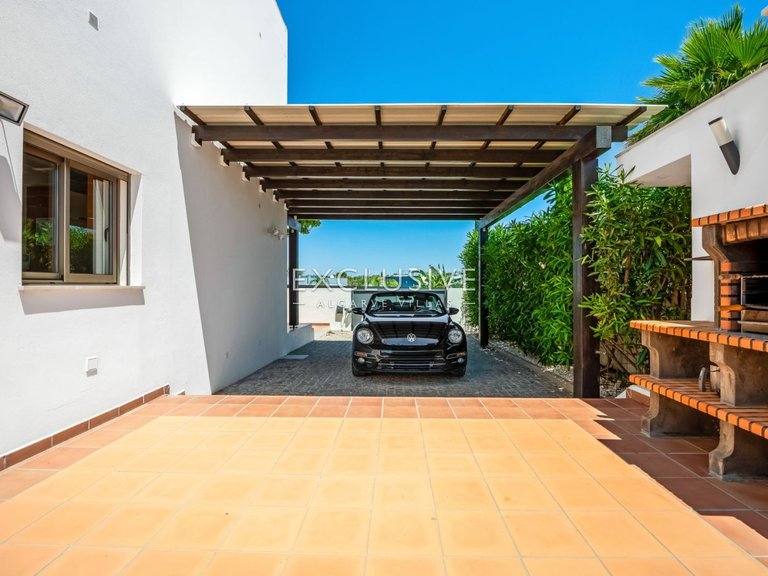 Villa for Sale in ArmaÇÃo De Pera, Algarve 4