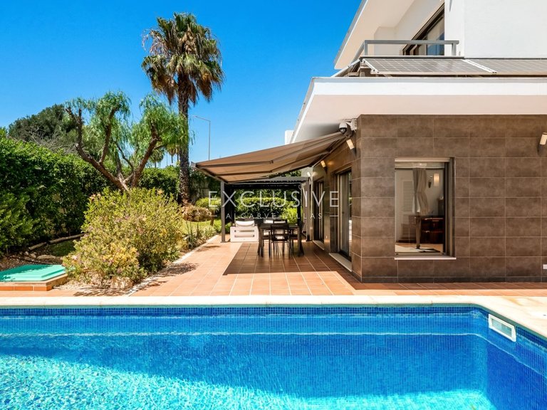 Villa for Sale in ArmaÇÃo De Pera, Algarve 2