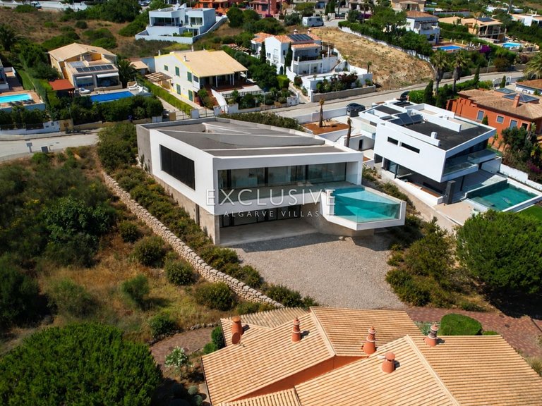 Villa for Sale in Praia Da Luz, Algarve 2