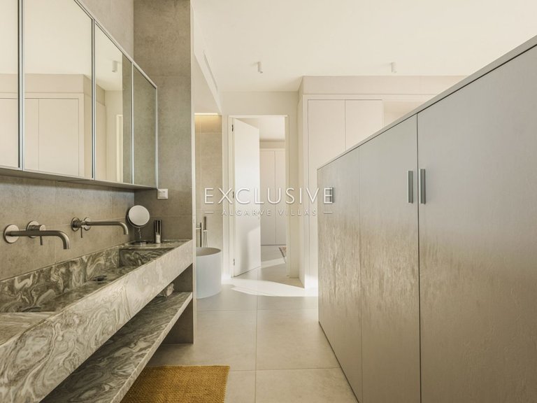 Villa for Sale in Lagos, Algarve 14