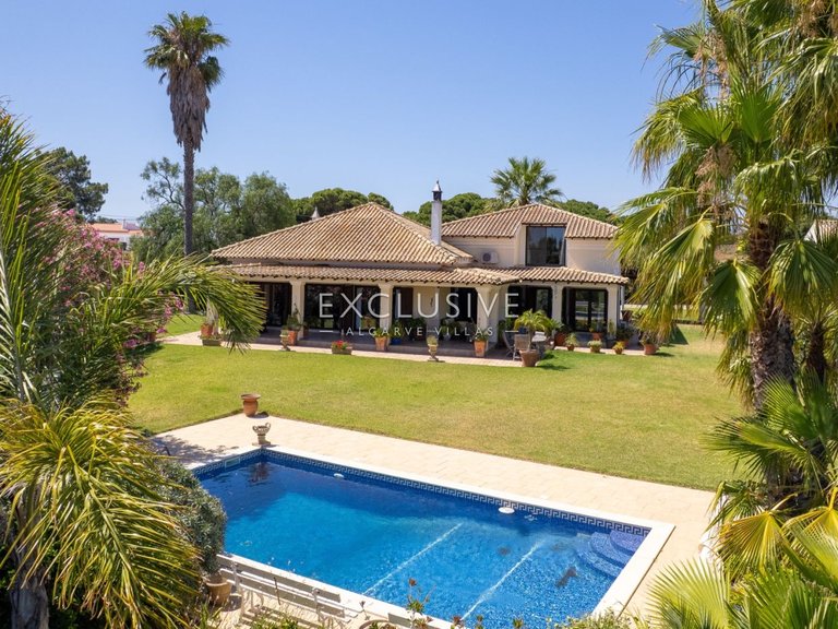 Villa for Sale in Carvoeiro, Algarve 4