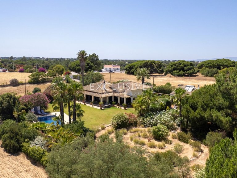 Villa for Sale in Carvoeiro, Algarve 5