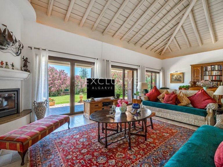 Villa for Sale in Carvoeiro, Algarve 7