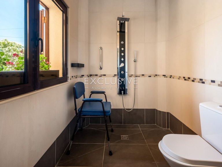 Villa for Sale in Carvoeiro, Algarve 33
