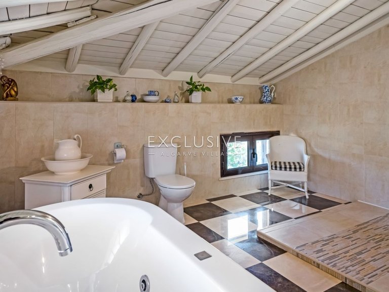 Villa for Sale in Carvoeiro, Algarve 28