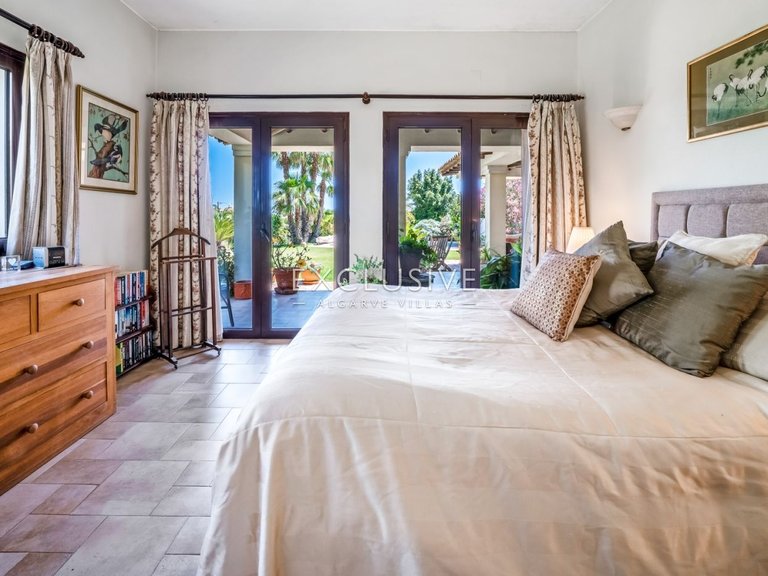 Villa for Sale in Carvoeiro, Algarve 19