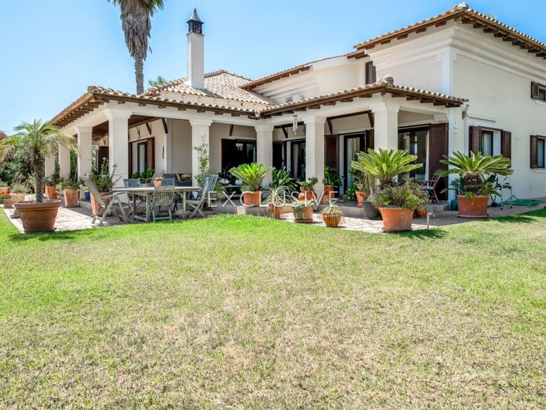 Villa for Sale in Carvoeiro, Algarve 36