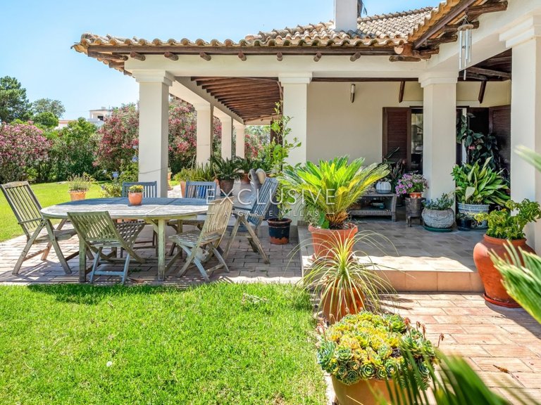 Villa for Sale in Carvoeiro, Algarve 16