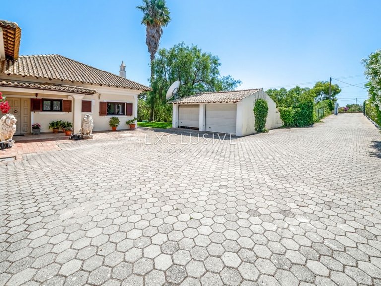 Villa for Sale in Carvoeiro, Algarve 37