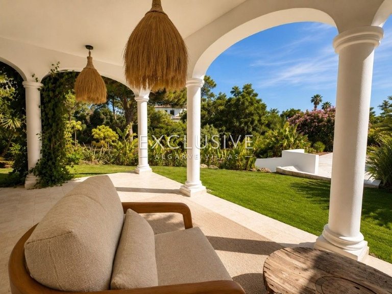 Villa for Sale in Carvoeiro, Algarve 50