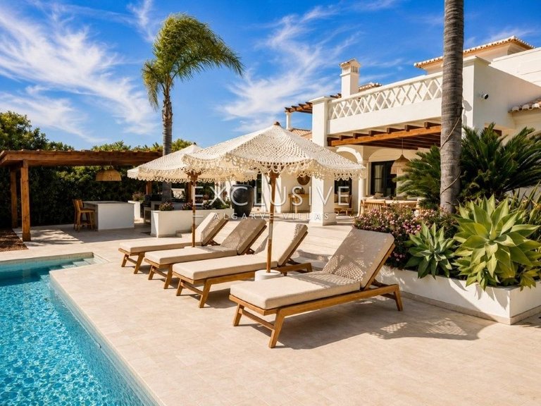 Villa for Sale in Carvoeiro, Algarve 2