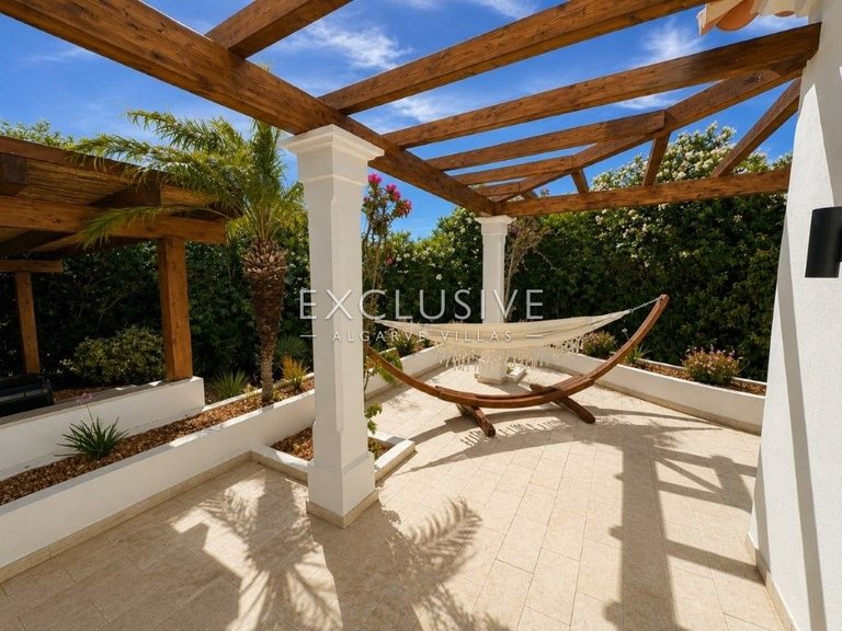 Villa for Sale in Carvoeiro, Algarve 32