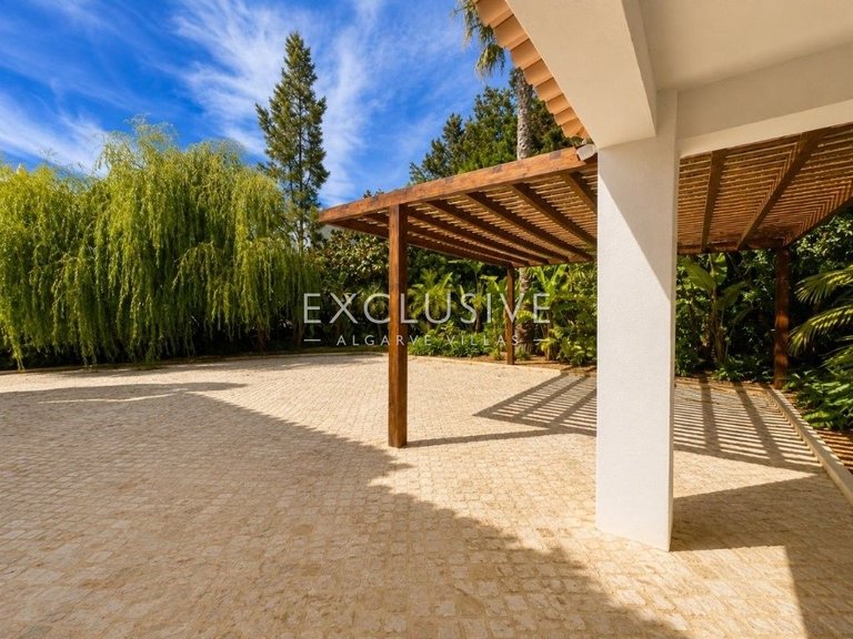 Villa for Sale in Carvoeiro, Algarve 38