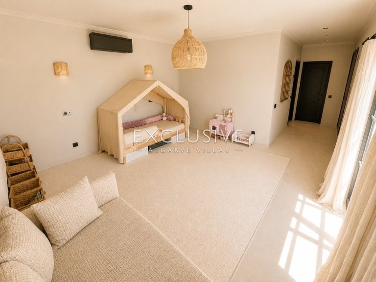 Villa for Sale in Carvoeiro, Algarve 27
