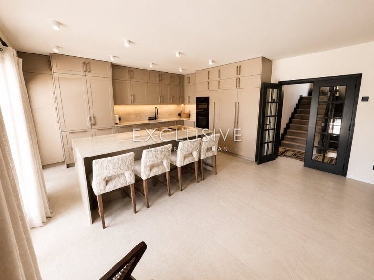 Villa for Sale in Carvoeiro, Algarve 8