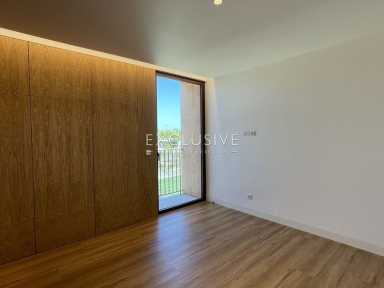 Villa for Sale in Vilamoura, Algarve 13