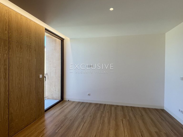 Villa for Sale in Vilamoura, Algarve 4