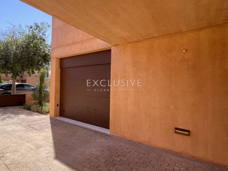Villa for Sale in Vilamoura, Algarve 10