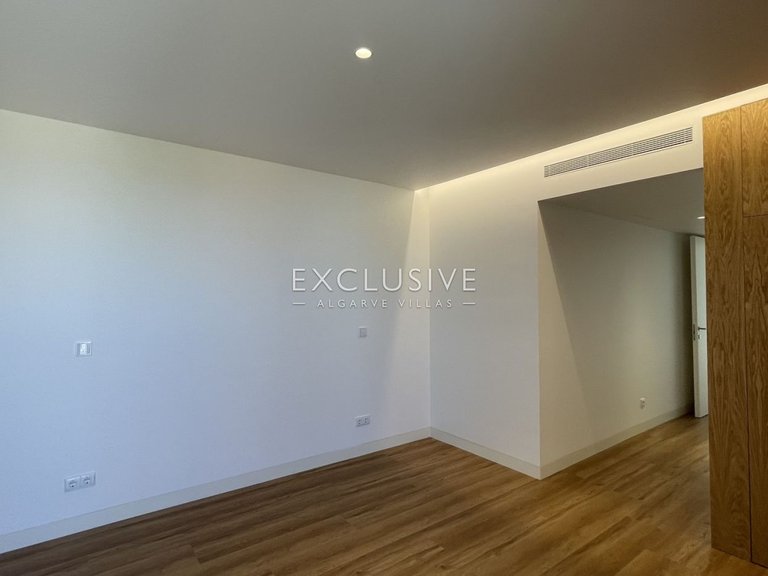 Villa for Sale in Vilamoura, Algarve 22