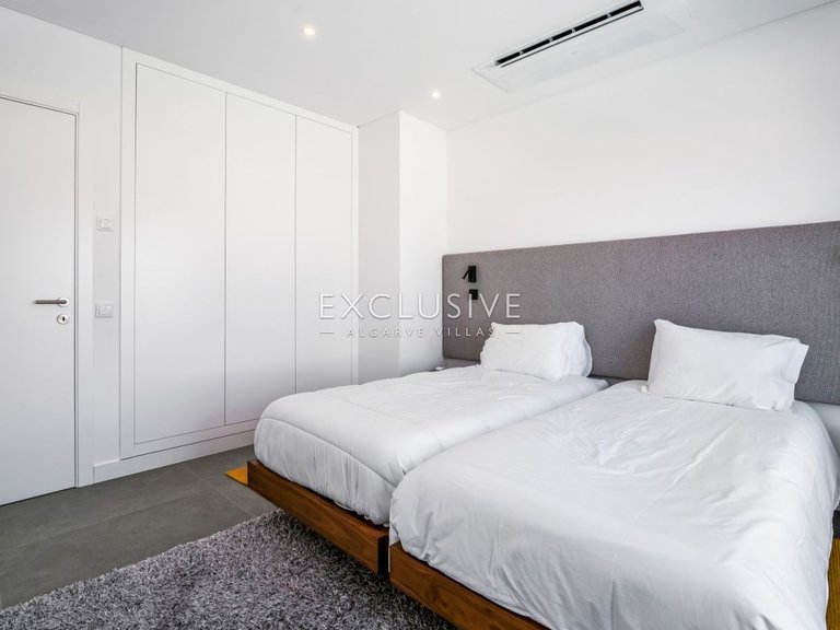 Villa for Sale in Lagos, Algarve 41
