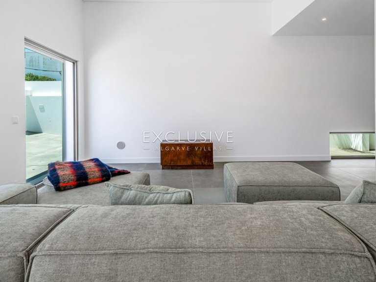 Villa for Sale in Lagos, Algarve 16