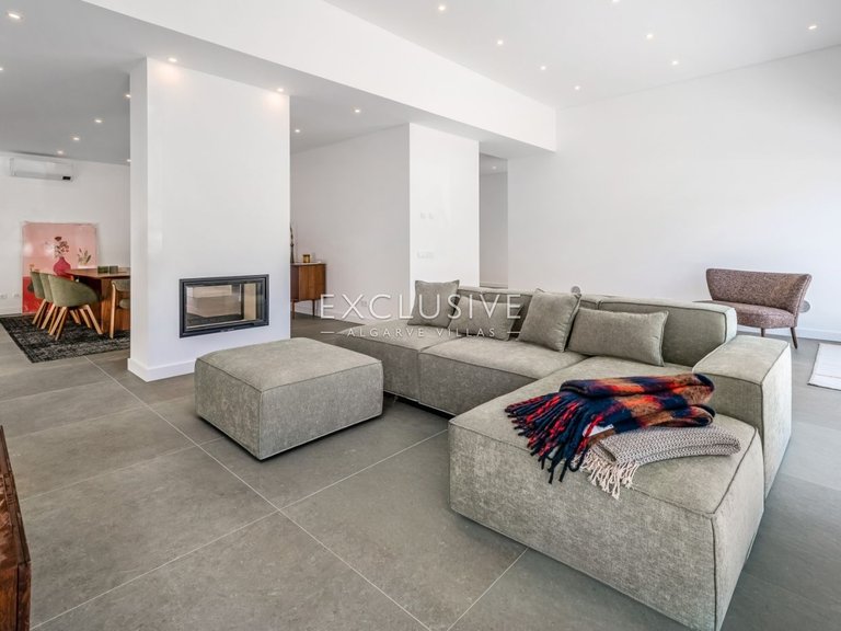 Villa for Sale in Lagos, Algarve 13