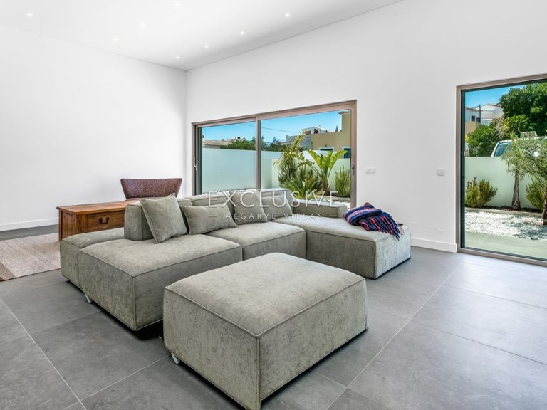 Villa for Sale in Lagos, Algarve 12