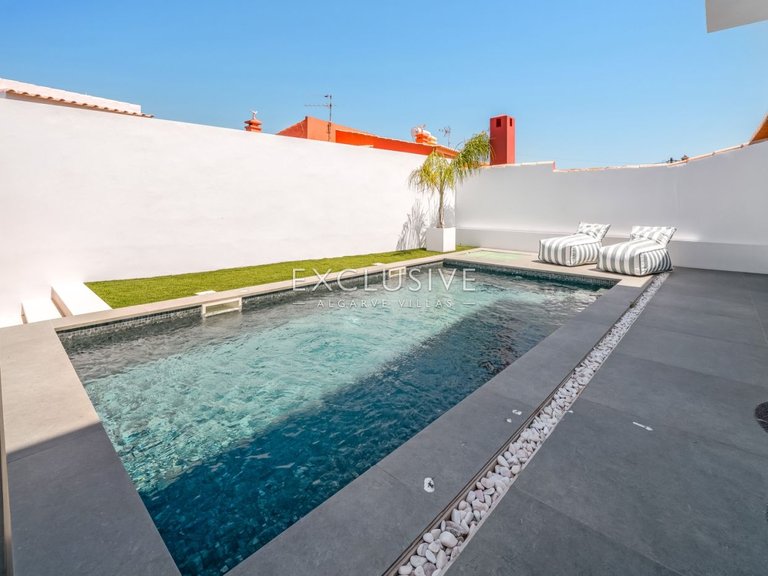Villa for Sale in Lagos, Algarve 8