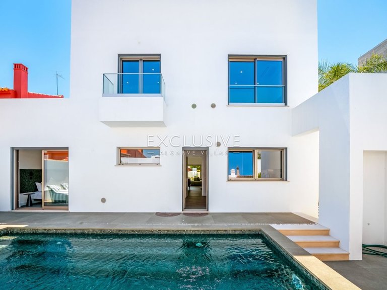 Villa for Sale in Lagos, Algarve 1