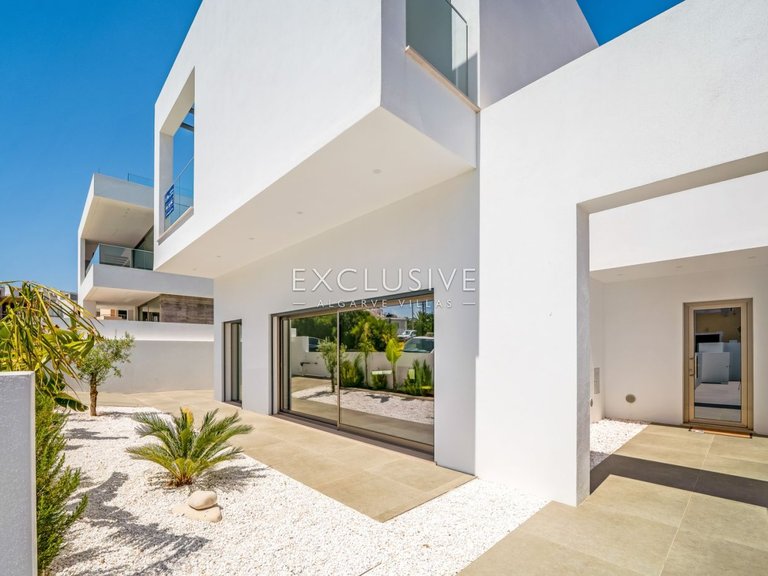 Villa for Sale in Lagos, Algarve 5