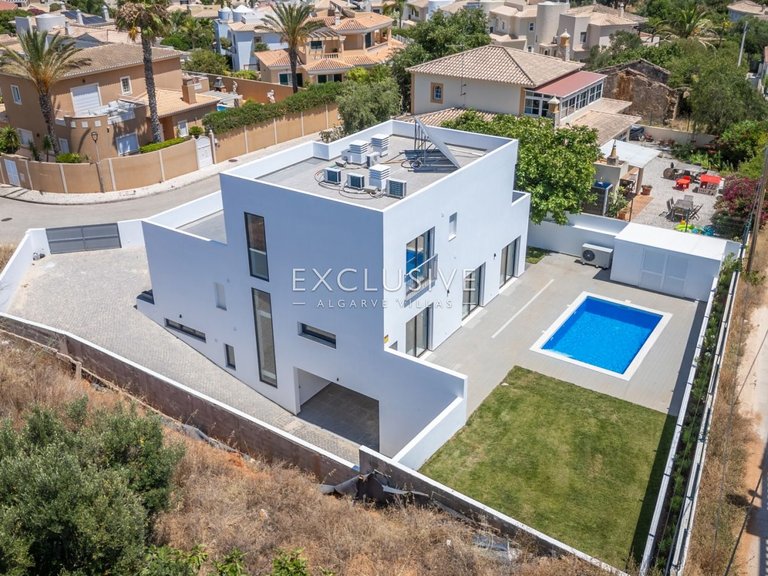 Villa for Sale in Lagos, Algarve 30
