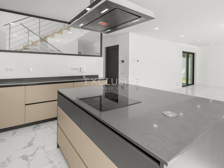 Villa for Sale in Lagos, Algarve 3